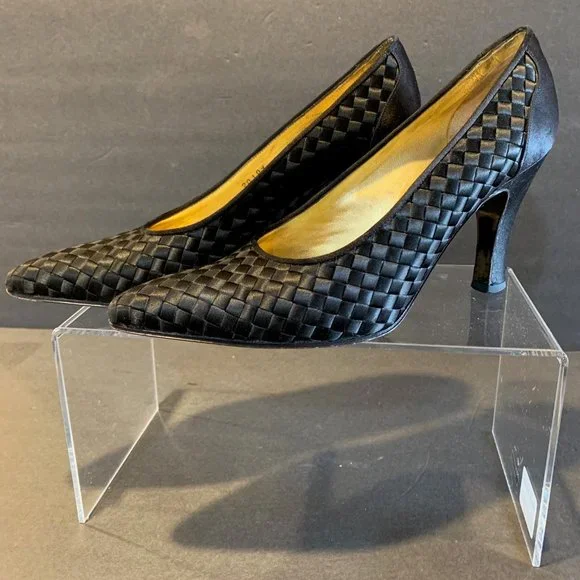 Bottega Veneta Women's Black Classic Vintage Weave Pump. 8.5AA - Picture 2 of 9